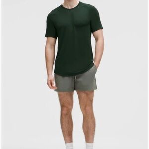 Lululemon license to train short sleeve - legacy green